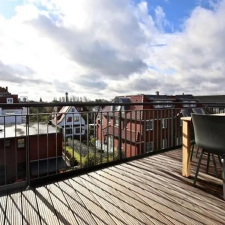 Petersen 09 Penthouse Apartment *